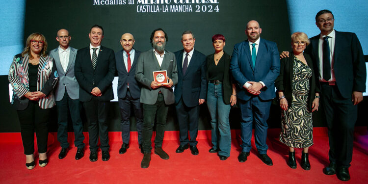 La Junta felicita a los reconocidos con las Medallas al Mérito Cultural y resalta el papel de la cultura para llevar el nombre de Castilla-La Mancha por el mundo 1 La Junta felicita a los reconocidos con las Medallas al Mérito Cultural y resalta el papel de la cultura para llevar el nombre de Castilla-La Mancha por el mundo