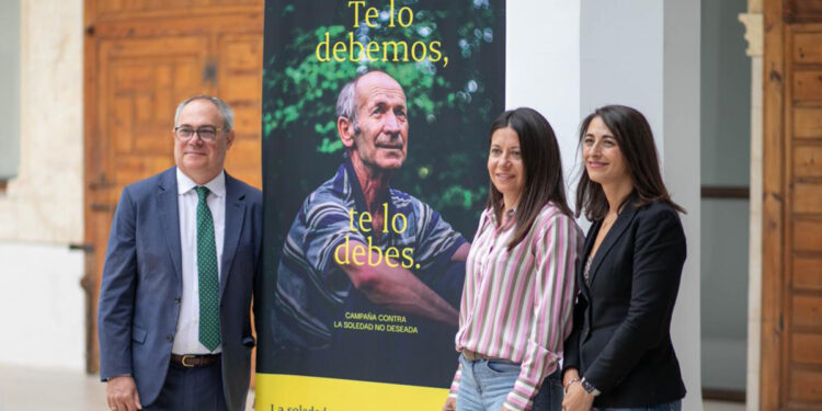 La Junta lanza la campaña “Te lo debemos. Te lo debes” para combatir la soledad no deseada de las personas mayores