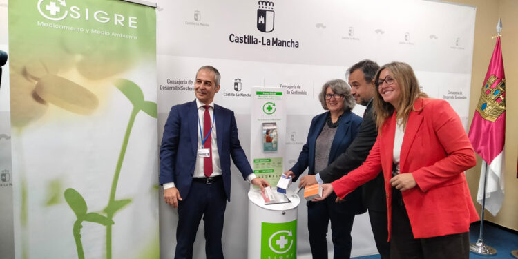 La Junta presenta la campaña ‘Buen Punto’ de SIGRE para fomentar la correcta recogida de medicamentos generados en los hogares