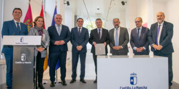 La Junta renueva el convenio con la UCLM y las diputaciones provinciales para seguir impulsando la formación en gestión de entidades locales