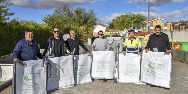 La Mancomunidad Vega del Henares repartirá 183 sacas para recogida de restos vegetales a los municipios mancomunados 1 La Mancomunidad Vega del Henares repartirá 183 sacas para recogida de restos vegetales a los municipios mancomunados