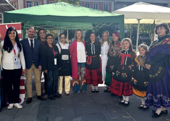 La Plaza del Jardinillo se convierte en escaparate del talento y la tradición de la mano de mujeres rurales