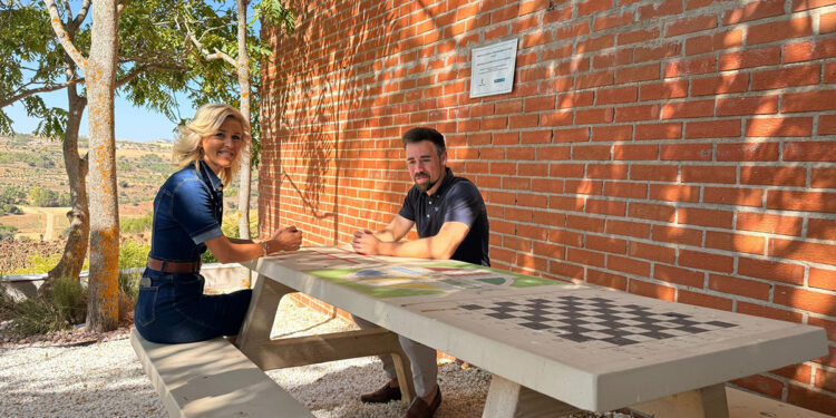 La delegada de la Junta en Cuenca visita Castillo de Albaráñez para mostrar el apoyo del Gobierno regional a los pueblos más pequeños de la provincia 2 La delegada de la Junta visita Castillo de Albaranez para mostrar el apoyo del Gobierno regional a los pueblos mas pequenos de la provincia
