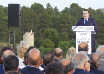 La patronal conquense señala el daño que la regulación y los impuestos generan a las pymes