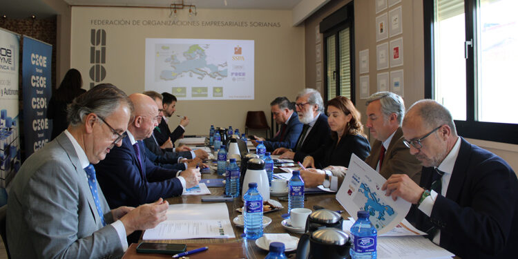 Las CEOE y las Cajas Rurales de Cuenca, Soria y Teruel revalidan su alianza para que el factor demográfico esté presente en las políticas europeas