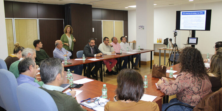 Los asociados de CEOE-Cepyme Cuenca acuden a la jornada sobre ‘Vigilancia de la salud en las empresas’ 1 Los asociados de CEOE-Cepyme Cuenca acuden a la jornada sobre ‘Vigilancia de la salud en las empresas’