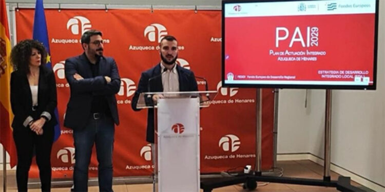 Los concejales de Izquierda Unida celebran la resolución de 6,5 millones de euros para proyectos EDIL en Azuqueca 2 Los concejales de Izquierda Unida celebran la resolución de 6,5 millones de euros para proyectos EDIL en Azuqueca