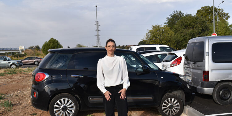 Lucía de Luz "alucina" con la "chapuza" del nuevo aparcamiento en el Polígono del Henares 1 Lucía de Luz alucina con la chapuza del nuevo aparcamiento en el Polígono del Henares