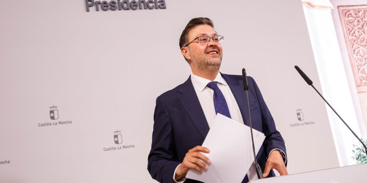 Luz verde a ocho nuevos decretos que establecen los currículos de otros tantos cursos de especialización de FP