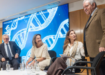 Mariano Barbacid recibe el Premio Valores Humanos y Culturales en la inauguración del curso de Siglo Futuro