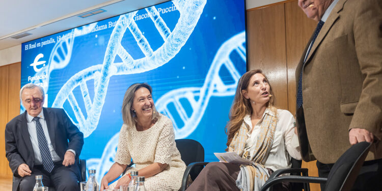 Mariano Barbacid recibe el Premio Valores Humanos y Culturales en la inauguración del curso de Siglo Futuro