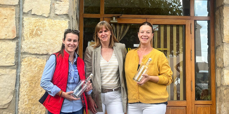 PRODESE comienza a repartir 7.500 botellas del proyecto ‘Nuestra agua, nuestra tierra’ en la Serranía de Cuenca 2 PRODESE comienza a repartir 7.500 botellas del proyecto ‘Nuestra agua, nuestra tierra’ en la Serranía de Cuenca