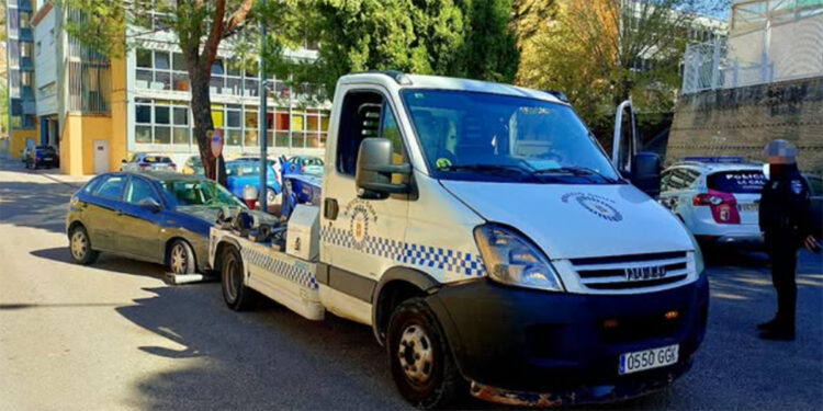 Recuperan en Cuenca un coche robado horas después del hurto gracias a un aviso ciudadano 1 Recuperan en Cuenca un coche robado horas después del hurto gracias a un aviso ciudadano