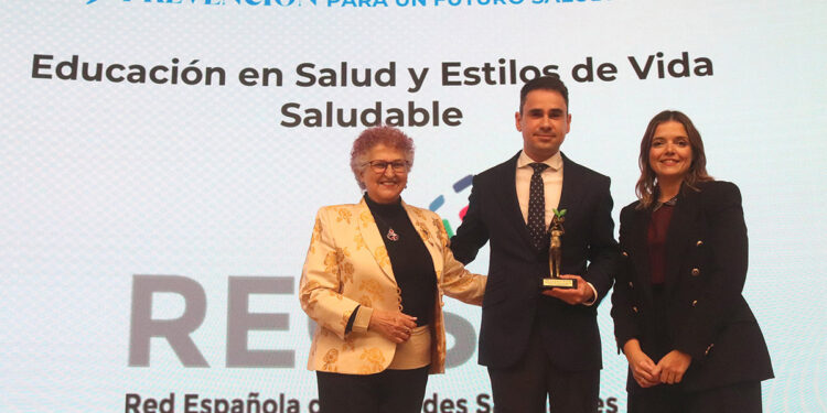 Salinas recoge en Madrid un reconocimiento a la Red de Ciudades Saludables, en los «I Premios Prevención» del Grupo Medifórum 1 Salinas recoge en Madrid un reconocimiento a la Red de Ciudades Saludables, en los «I Premios Prevención» del Grupo Medifórum