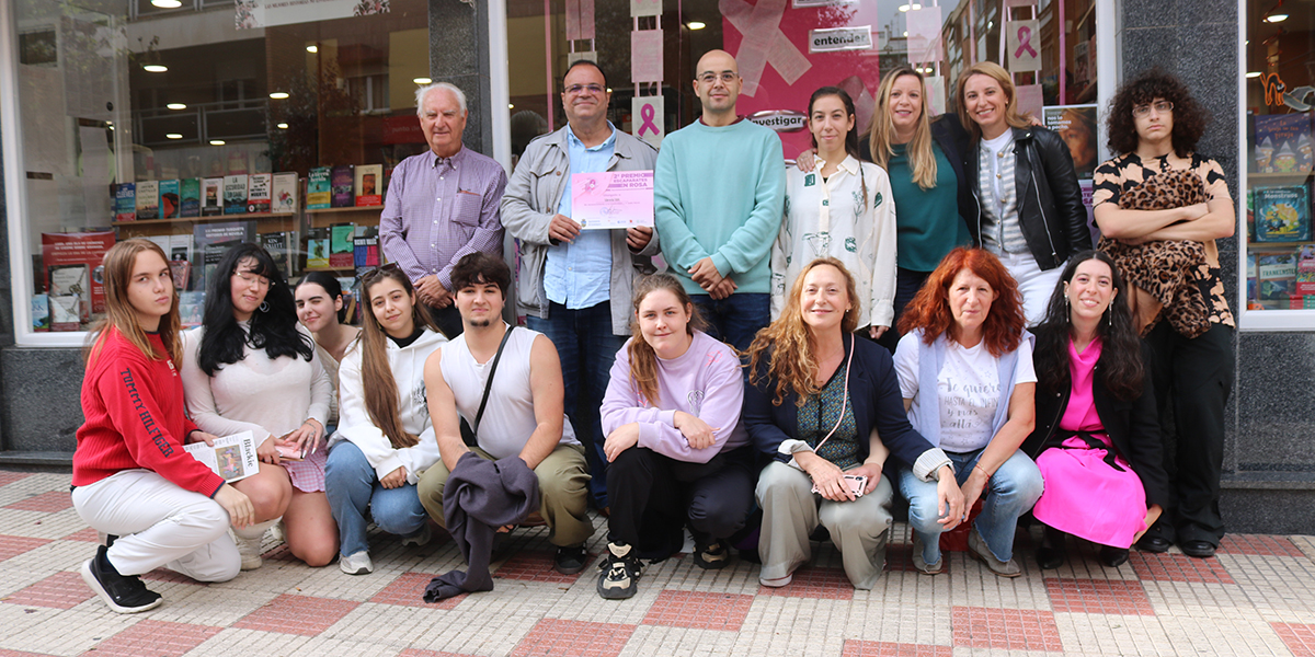 Productos de peluquería Domínguez gana el concurso de ‘Escaparate en Rosa’ 