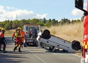 Un conductor herido tras volcar con su coche en la carretera de Nohales en Cuenca Un conductor herido tras volcar con su coche en la carretera de Nohales en Cuenca