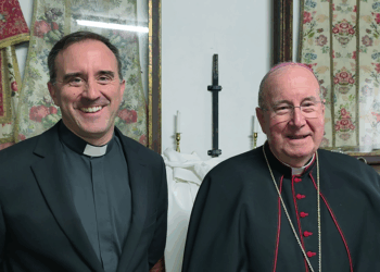 Entrevistamos al Pregonero y al Cartelista de la Semana Santa de Cuenca 2026. A don José María Yanguas y a don Pedro J. Ruiz. El primer martillazo a la obra, ya está dado Entrevistamos al Pregonero y al Cartelista de la Semana Santa de Cuenca 2026. A don José María Yanguas y a don Pedro J. Ruiz. El primer martillazo a la obra, ya está dado
