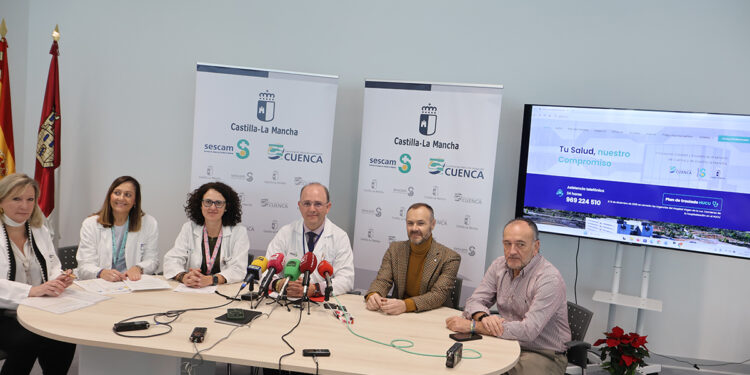 A partir del 13 de diciembre se trasladarán cada día entre 24 y 32 pacientes ingresados en el Virgen de la Luz al Hospital Universitario de Cuenca 1 A partir del 13 de diciembre se trasladarán entre 24 y 32 pacientes ingresados en el Virgen de la Luz al Hospital Universitario de Cuenca