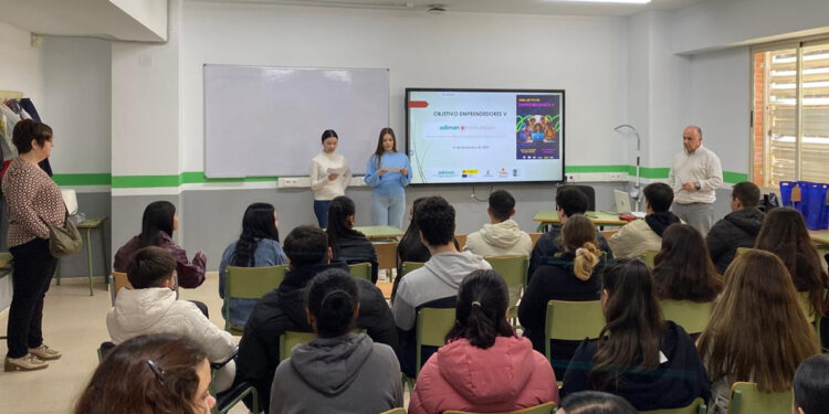 ADIMAN acerca al alumnado del IES de Motilla del Palancar las oportunidades de emprendimiento en la Manchuela Conquense