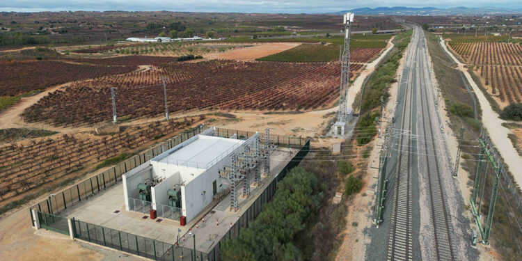 Adif destina 32,7 millones al mantenimiento de las instalaciones de energía del corredor de Alta Velocidad Madrid-Levante 1 Adif destina 32,7 millones al mantenimiento de las instalaciones de energía del corredor de Alta Velocidad Madrid-Levante