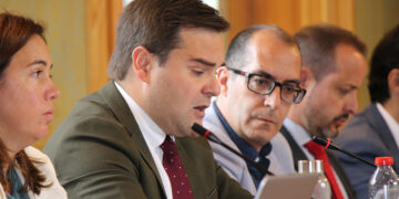 Agustín Segarra reclama al Ayuntamiento de Cuenca el repintado inmediato de la señalización horizontal