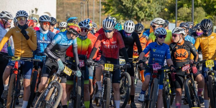 Alberto Ponce y Paula Plaza se imponen en el II Desafío Villa de Minglanilla, cierre del XVI Circuito Diputación de MTB