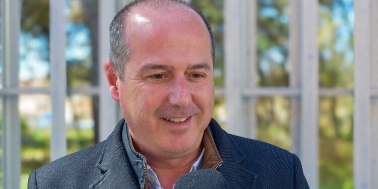 Alberto Rojo asegura que no se eliminará ninguna parada de autobús en el medio rural gracias a la Ley de Movilidad Sostenible impulsada por el Gobierno