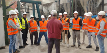Alumnos del IES Luis de Lucena descubren la energía renovable de la Red de Calor de Guadalajara