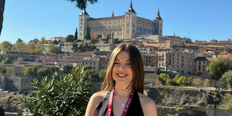Ana Escobar, nueva representante de los estudiantes en el campus de Cuenca