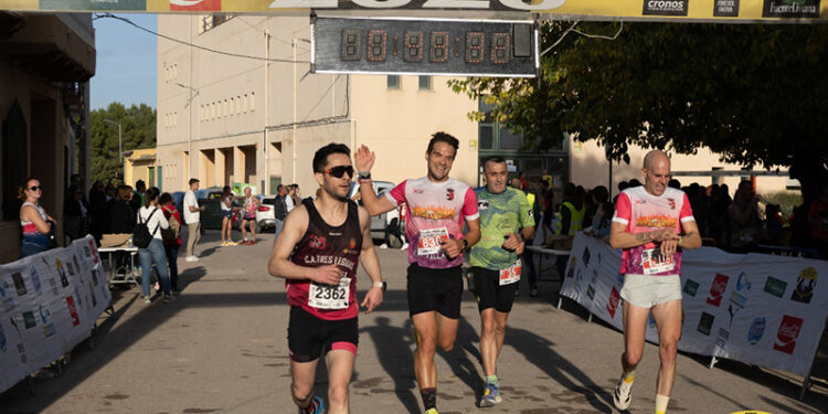 Ascensión Leal y Alfonso Martínez se alzan como vencedores en la participativa VI edición de las 10 mil zancadas de Ledaña 1 Ascensión Leal y Alfonso Martínez se alzan como vencedores en la participativa VI edición de las 10 mil zancadas de Ledaña
