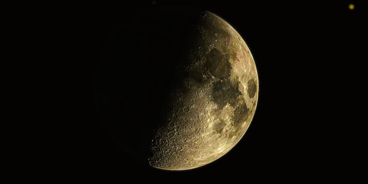 AstroGuada invita este viernes 28 a descubrir los montes, fallas, cumbres, mares y cráteres lunares