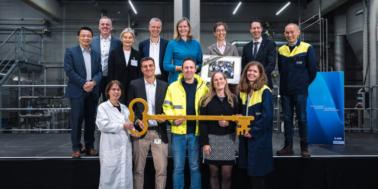 BASF Coatings inaugura nueva planta de recubrimientos para fabricantes de automóviles (OEM) en Münster, Alemania