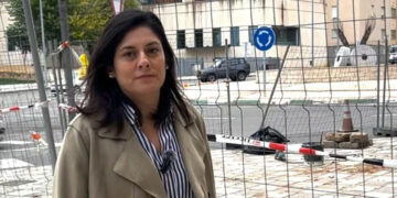 Bea Jiménez acusa al PSOE de “falta de planificación” tras tener que reabrir la rotonda de Hermanos Becerril meses después de ponerla en servicio