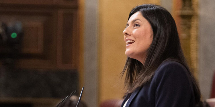 Bea Jiménez celebra la aprobación de las enmiendas del PP que blindan el mapa concesional y salvan 45 municipios de Cuenca del aislamiento
