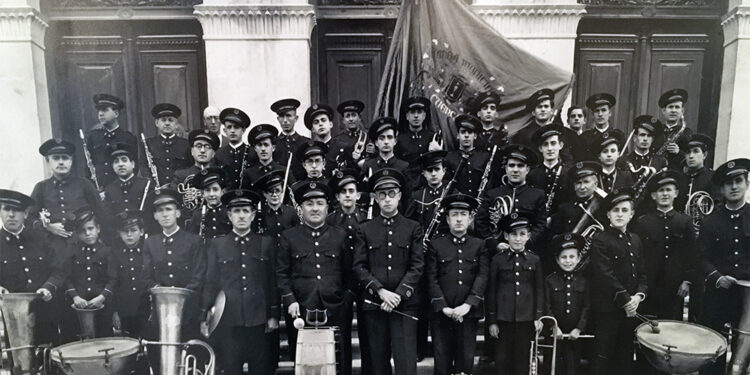 Raíces. Nombres y voces de los 130 años de la Banda de Música de Cuenca. Primera parte 1 CALLEJA BUENA Y BANDA