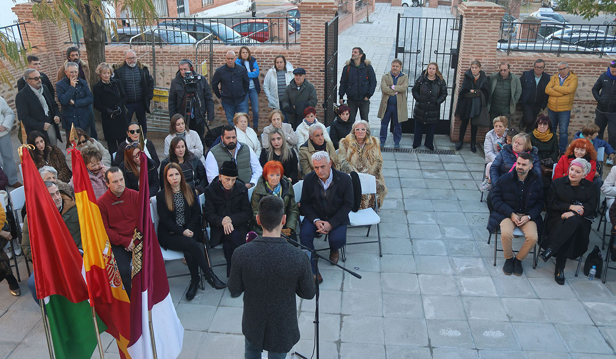 Cabanillas rinde homenaje a Julia Moratilla en la reapertura del Centro de la Mujer, que ya lleva su nombre
