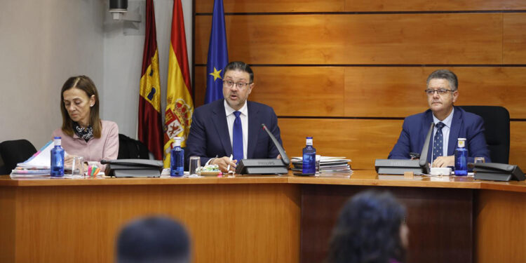 Castilla-La Mancha eleva el gasto por alumno a los 8.226 euros y destina importantes partidas a juventud, apoyo a las familias y a la mejora del empleo docente