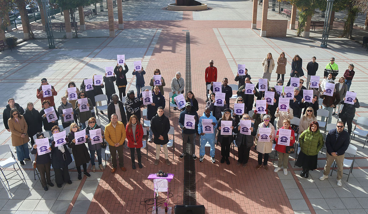 Conmovedor acto contra la violencia machista en el 25N de Cabanillas 2 Conmovedor acto contra la violencia machista en el 25N de Cabanillas