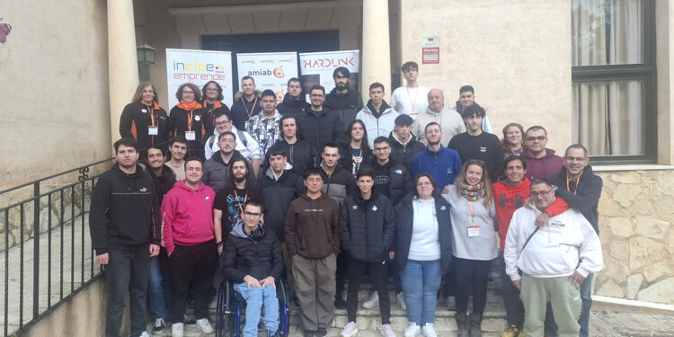 Alumnos del Centro de Formación Profesional Nº1 de Cuenca aprenden ciberseguridad en un “juego” cooperativo gracias a INCIBE emprende 1 Convertir la ciberseguridad en un “juego” cooperativo gracias a INCIBE emprende
