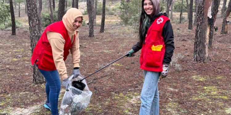 Cruz Roja organiza cinco jornadas de limpieza en bosques y montes de Cuenca dentro de LIBERA 1m2