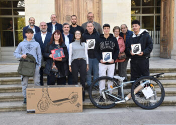 Diputación de Cuenca, Ayuntamiento, Urbaser y Candam premian a las personas que más reciclaron durante las fiestas de San Mateo