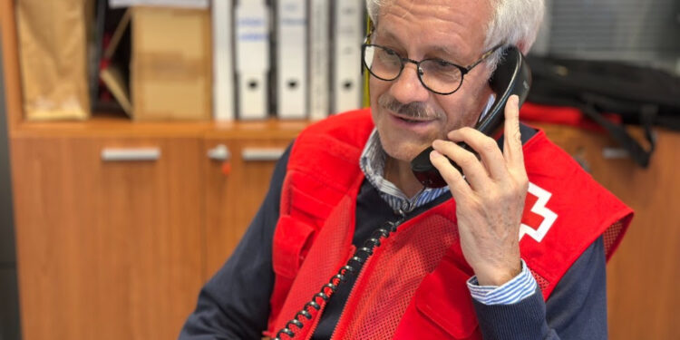 Dos conquenses llevan más de un año colaborando como voluntarios en el servicio ‘TE ACOMPAÑA’ de Cruz Roja