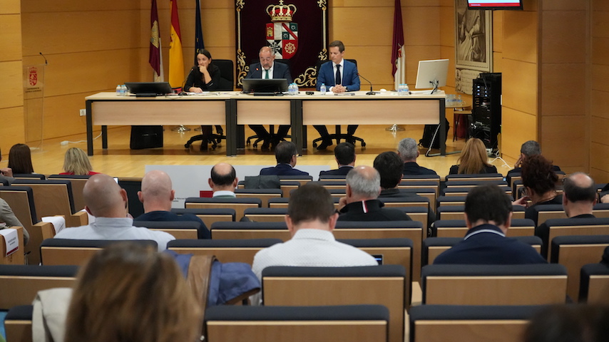 El Consejo de Gobierno de la UCLM aprueba la Comisión de su Plan Estratégico 2030, que marcará la hoja de ruta de la institución durante los próximos cinco años 2 El Consejo de Gobierno de la UCLM aprueba la Comisión de su Plan Estratégico 2030, que marcará la hoja de ruta de la institución durante los próximos cinco años