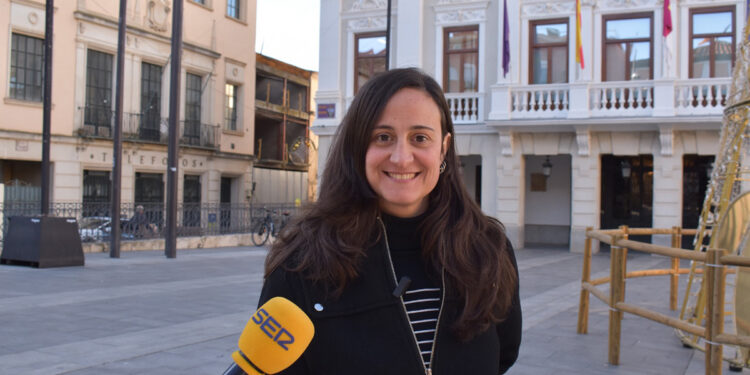 El PSOE denuncia que Guarinos se gasta más dinero esta Navidad y en llenar de luces la ciudad, aún a oscuras, “mientras nos sigue asfixiando a impuestos” 1 El PSOE denuncia que Guarinos se gasta más dinero esta Navidad y en llenar de luces la ciudad, aún a oscuras, “mientras nos sigue asfixiando a impuestos”