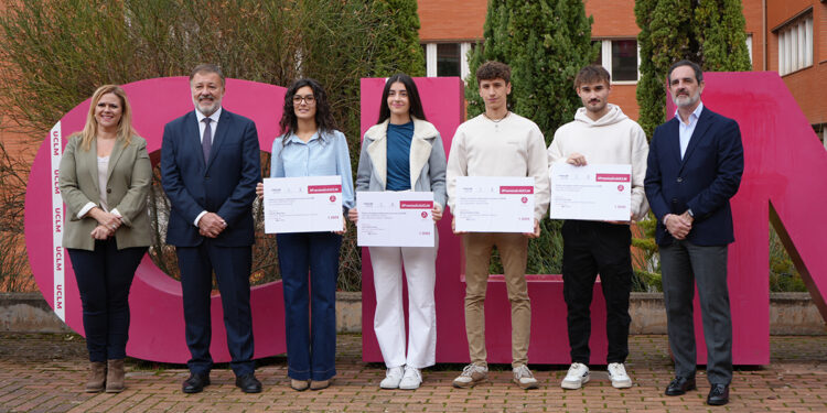 El Patronato Cardenal Gil de Albornoz reconoce a los mejores expedientes de la EvAU 2024 que cursan sus estudios en el campus de Cuenca