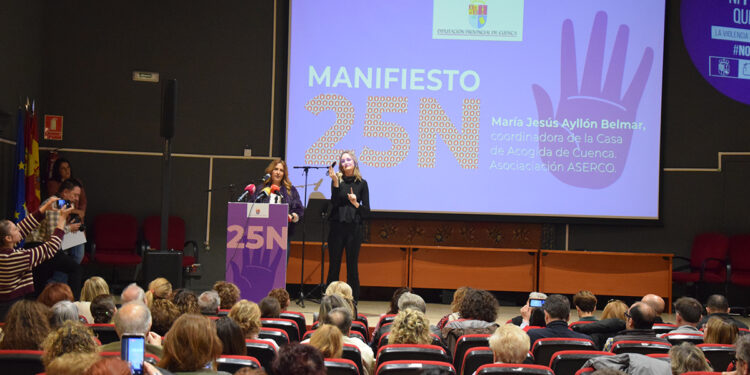 El acto institucional de la Diputación de Cuenca por el 25-N alerta sobre las nuevas formas de violencia en las redes