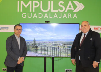 El alcalde de El Casar destaca su crecimiento y calidad de vida como pilares para atraer inversión durante su visita a la oficina Impulsa Guadalajara