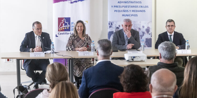 Guarinos destaca la labor “imprescindible” de secretarios, interventores y tesoreros y reclama una financiación local más justa