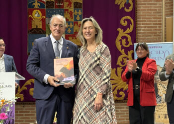 Homenaje a 35 años de historia alcarreña con la presentación del libro de la Tertulia del Cocido Taurino Saleri II 8 Homenaje a 35 años de historia alcarreña con la presentación del libro de la Tertulia del Cocido Taurino “Saleri II”