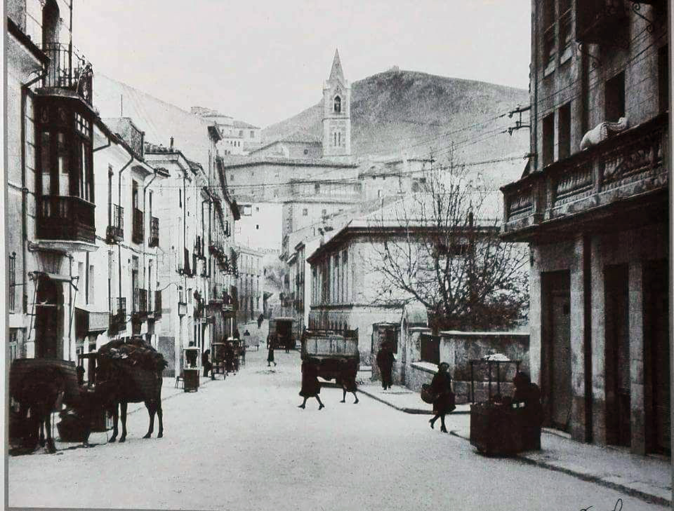 Raíces. Cuenca. 1944. Mientras Amparo Rivelles da en El Clavo, el Cupón de pan da 150 gramos por persona y día. 2 IMG 20180510 WA0012